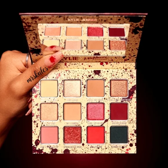 A Nightmare On Elm Street Pressed Powder Palette - Picture 8 of 16